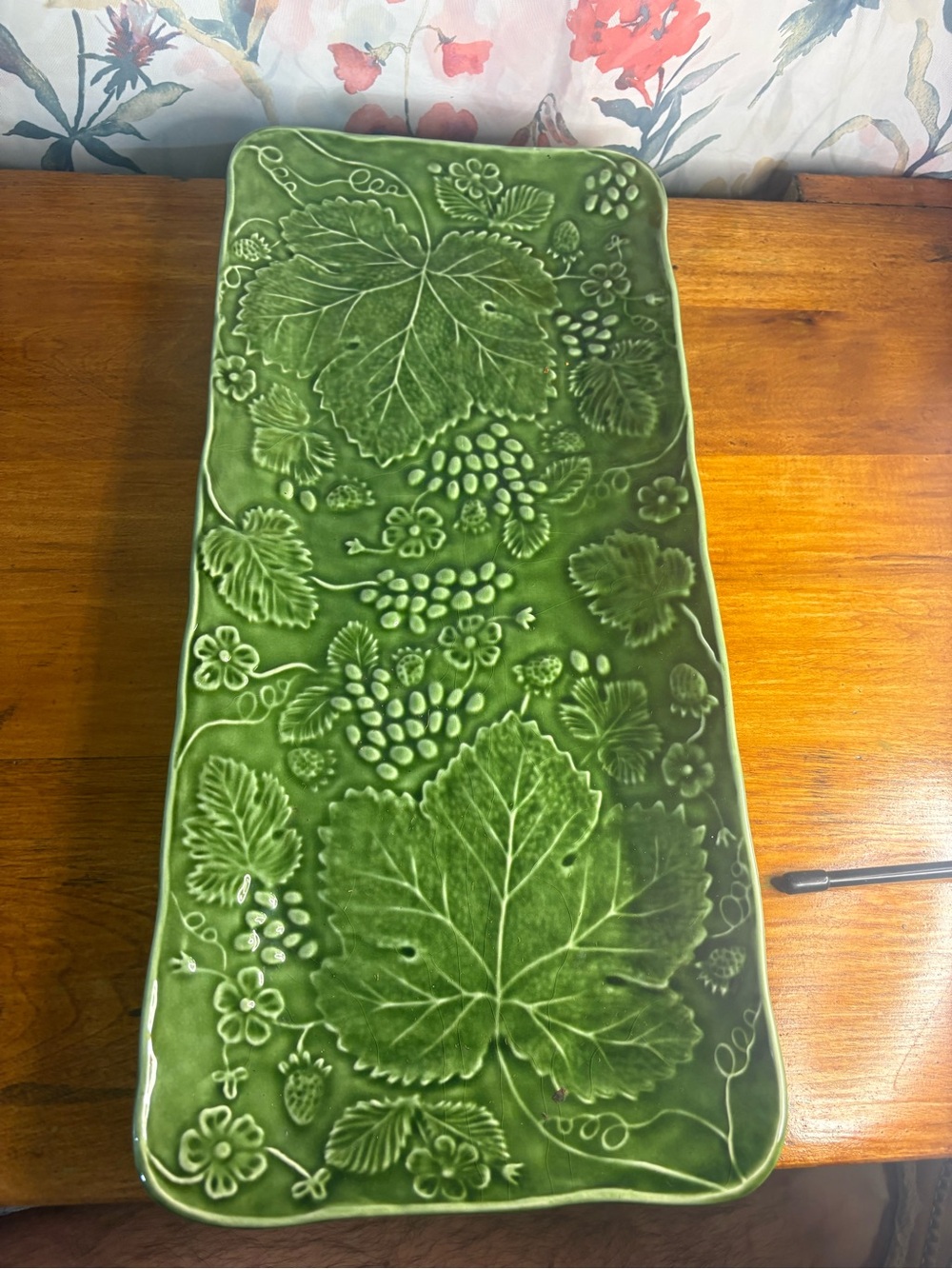 Vintage Green Embossed Leaf Ceramic Serving Platter - Home Dining